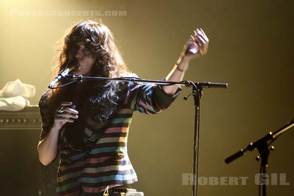 BEACH HOUSE - 2010-11-04 - PARIS - La Cigale - 